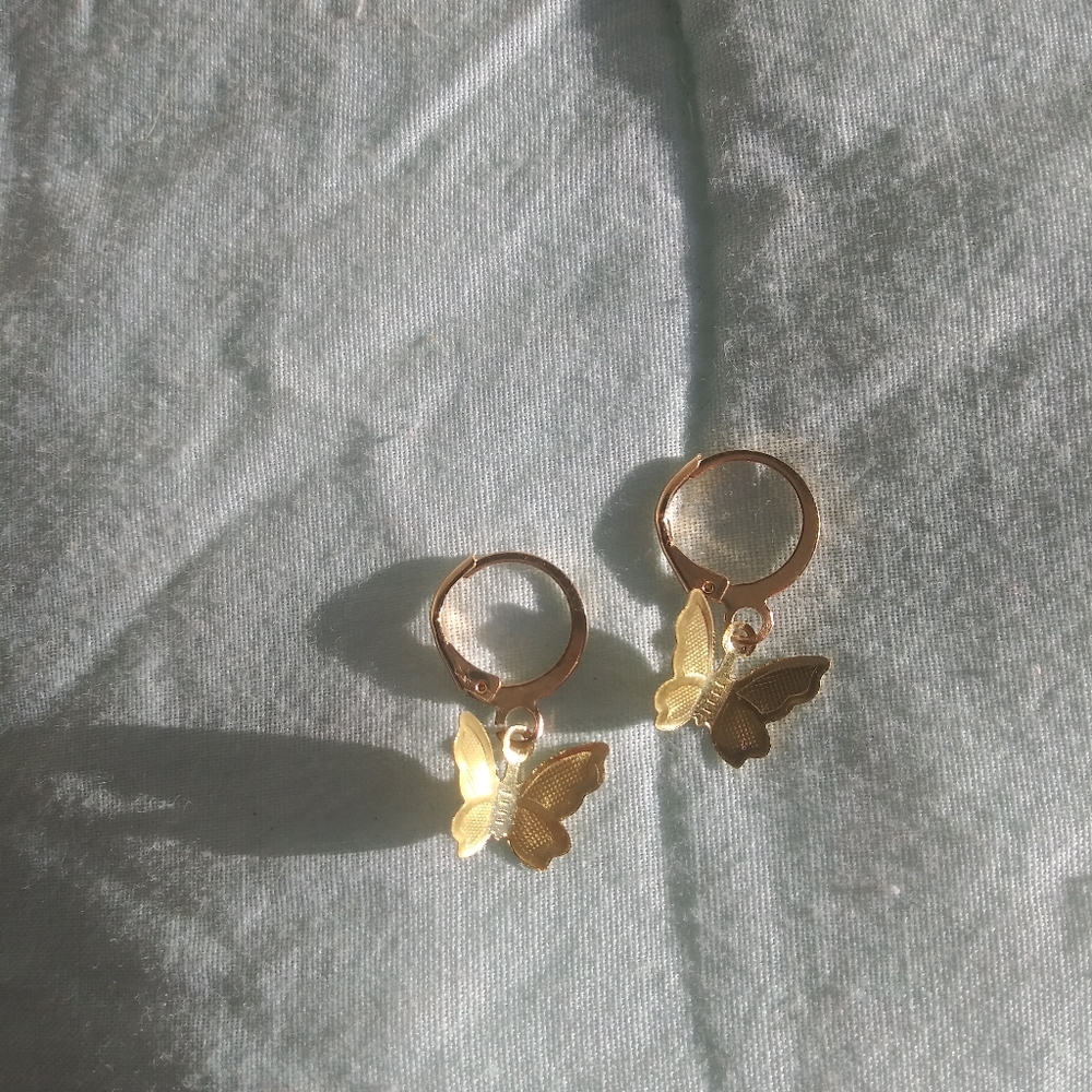 🦋Butterfly Hug Earrings